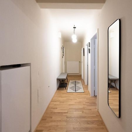 Chic 1-Bed Apt By Canal Walk To Historic Centre Вена Экстерьер фото