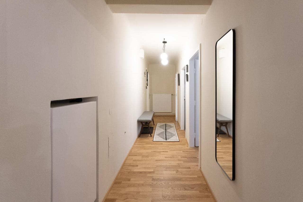 Chic 1-Bed Apt By Canal Walk To Historic Centre Вена Экстерьер фото