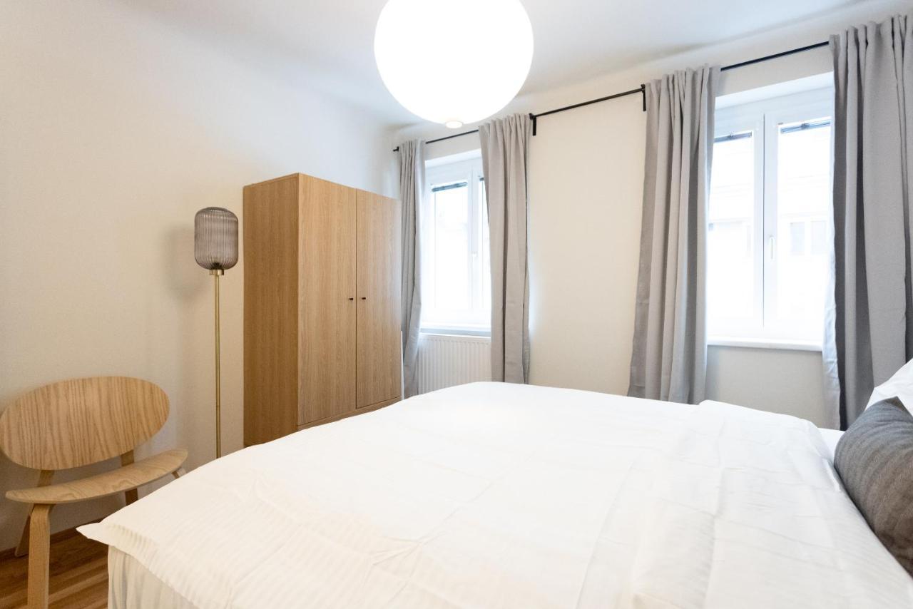 Chic 1-Bed Apt By Canal Walk To Historic Centre Вена Экстерьер фото