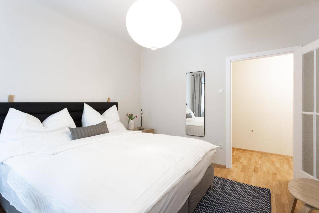 Chic 1-Bed Apt By Canal Walk To Historic Centre Вена Экстерьер фото