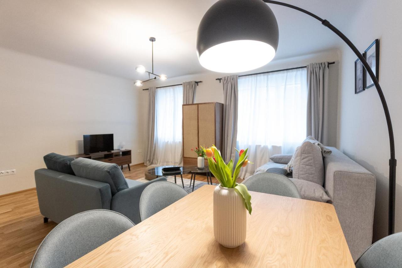 Chic 1-Bed Apt By Canal Walk To Historic Centre Вена Экстерьер фото