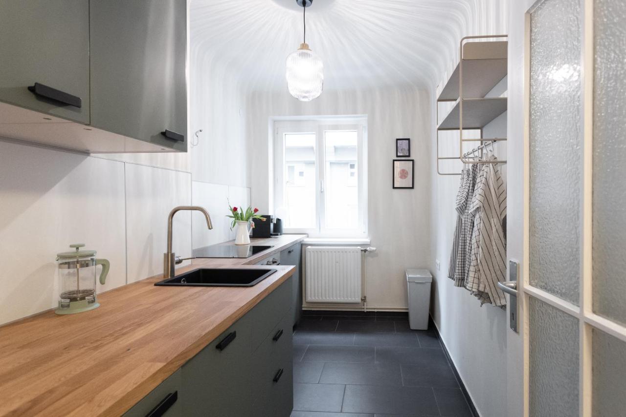 Chic 1-Bed Apt By Canal Walk To Historic Centre Вена Экстерьер фото