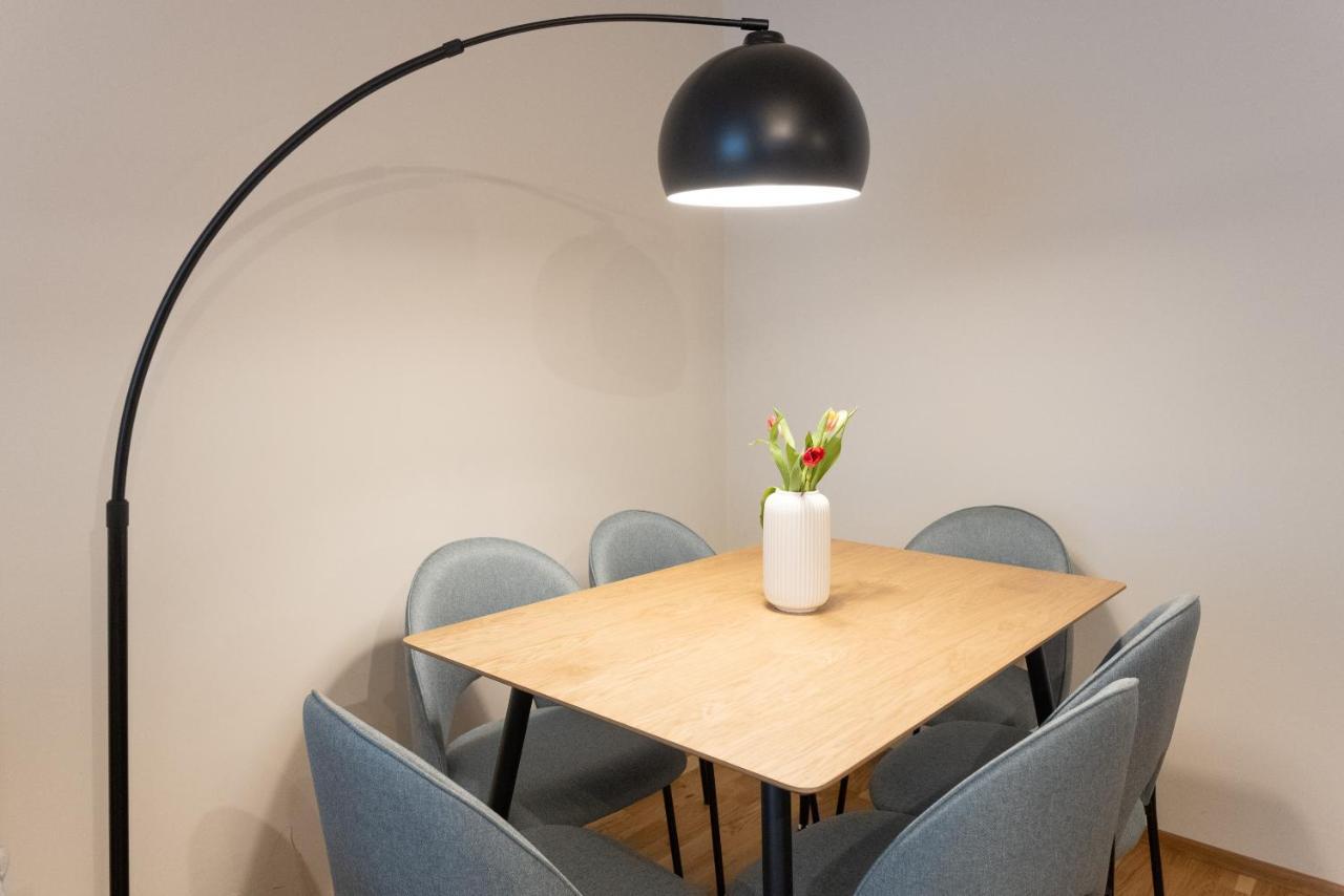 Chic 1-Bed Apt By Canal Walk To Historic Centre Вена Экстерьер фото