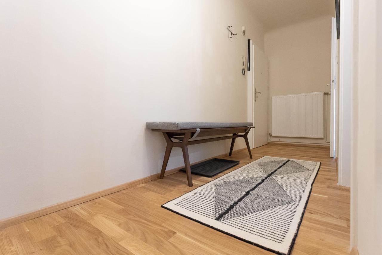 Chic 1-Bed Apt By Canal Walk To Historic Centre Вена Экстерьер фото